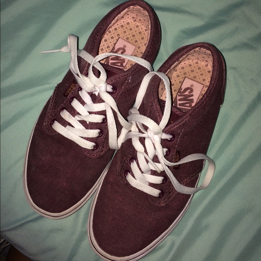 MAROON SKATER VANS