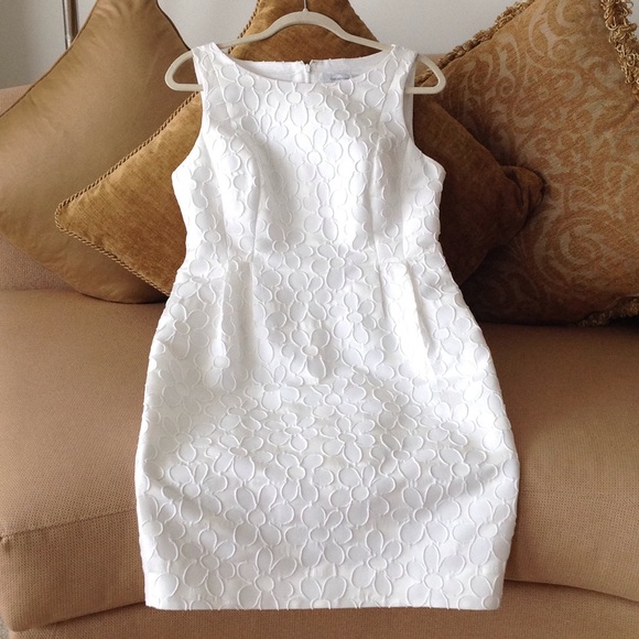 Carmen Marc Valvo Dresses & Skirts - 🍃🌹 'Carmen Marc Valvo' - 'Ice White Dress'🍃