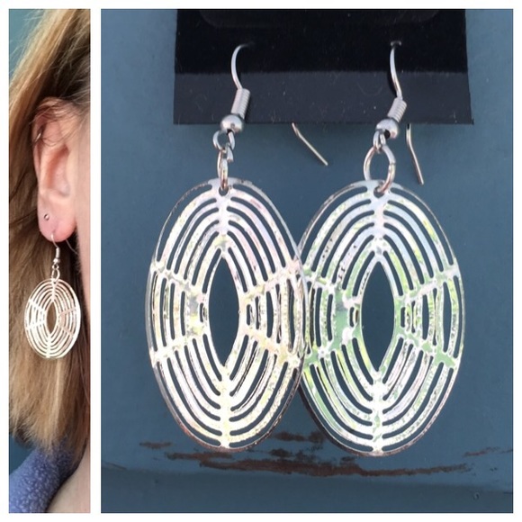 🆕Silvertn Oval Earrings - Picture 1 of 2