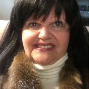 Meet your Posher, Debbi