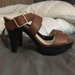 Brown sandal heals- size 8!