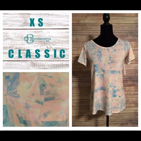 NWT XS Lularoe Classic T - Picture 1 of 1