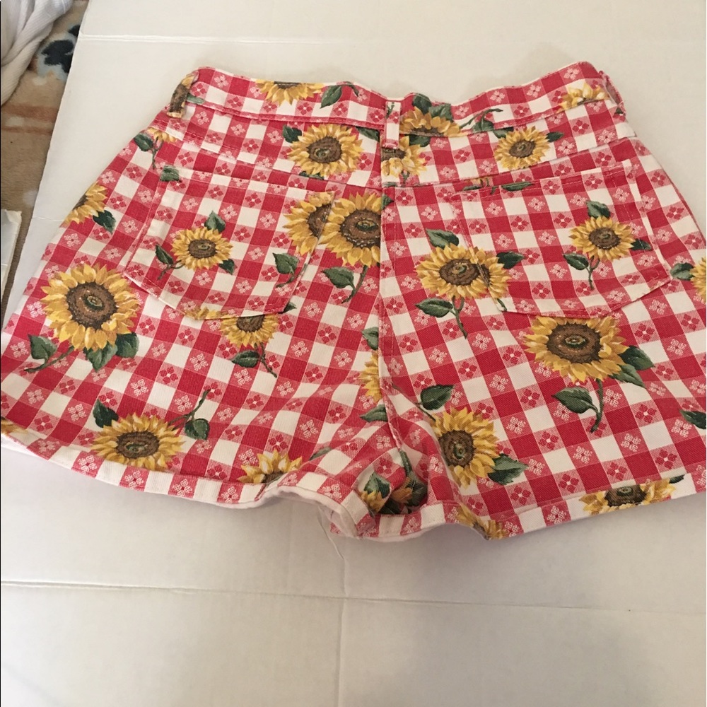 Size 14 sunflower designed shorts