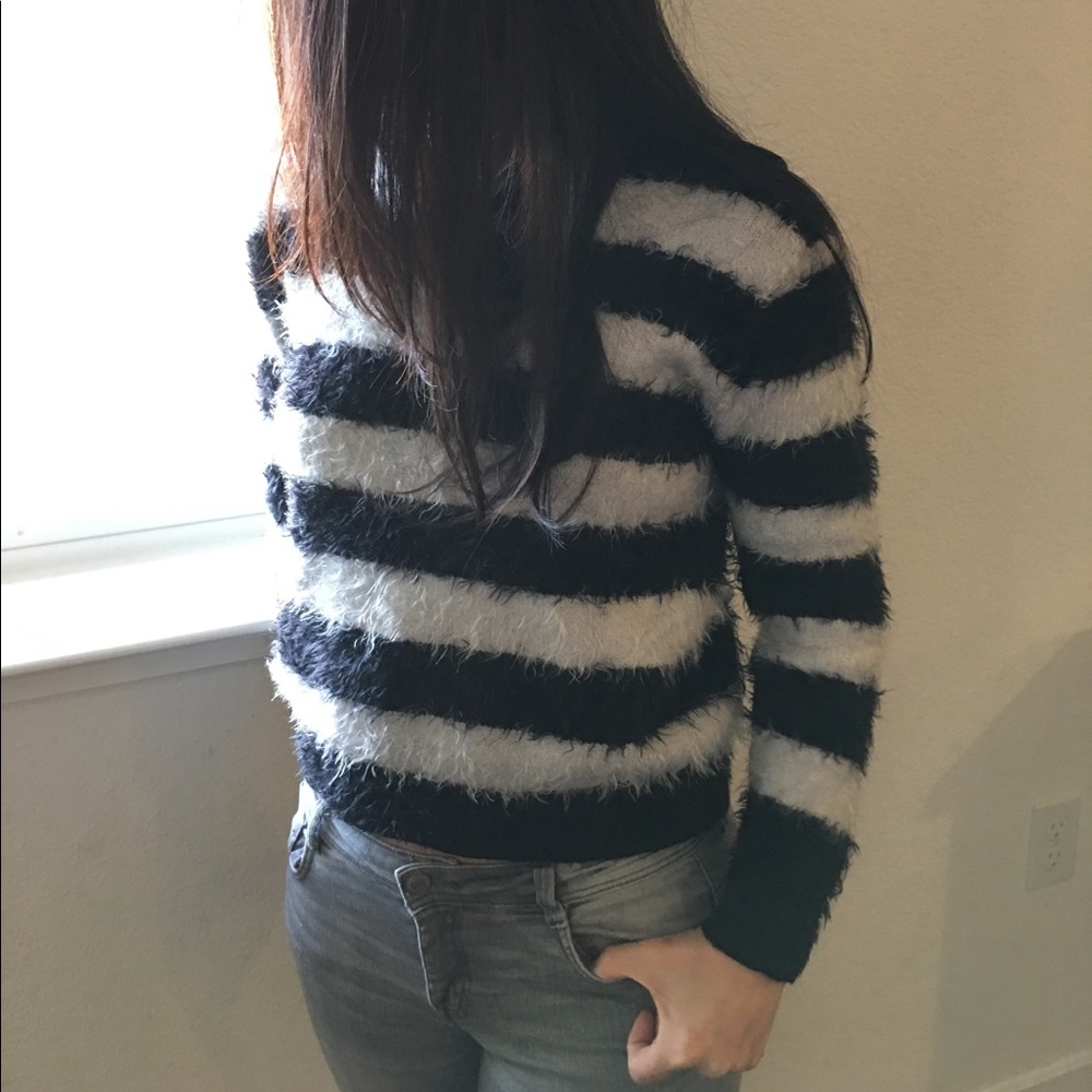 H&M black and white furry sweater XS