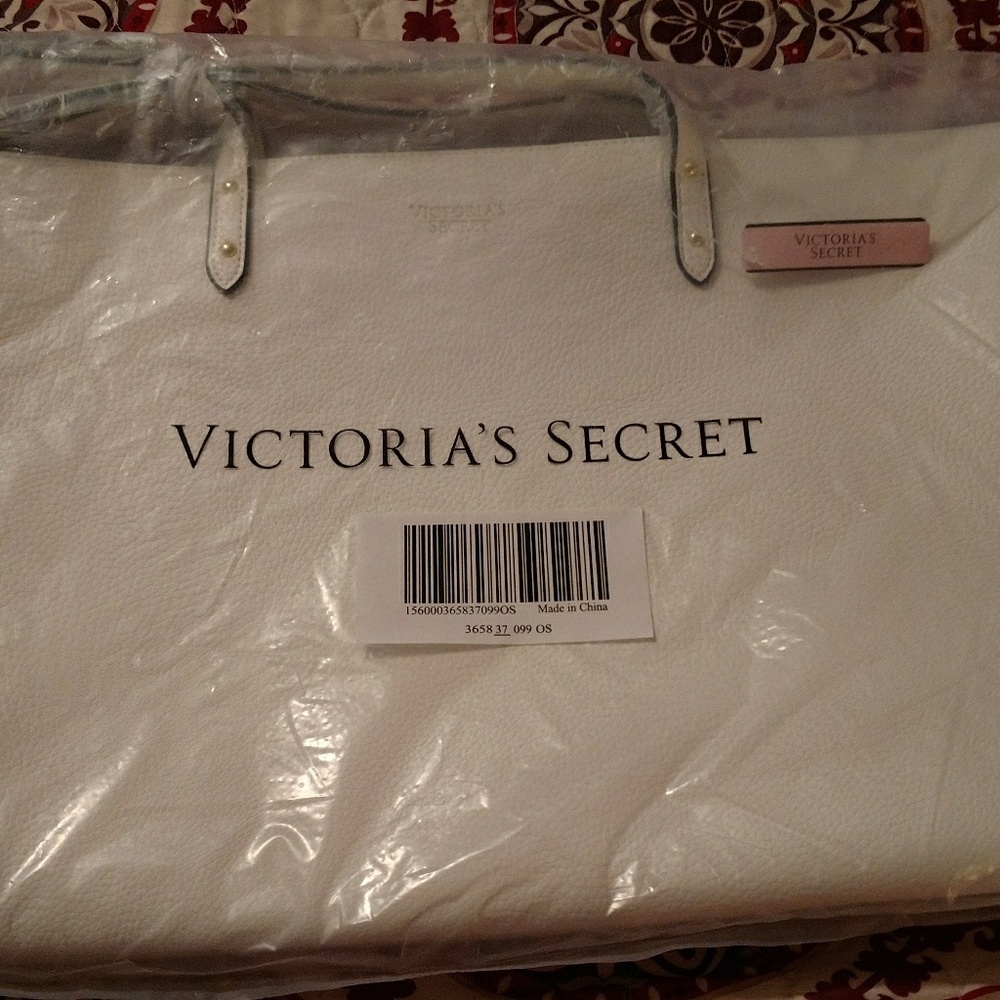 White and gold tote with gold wristlet