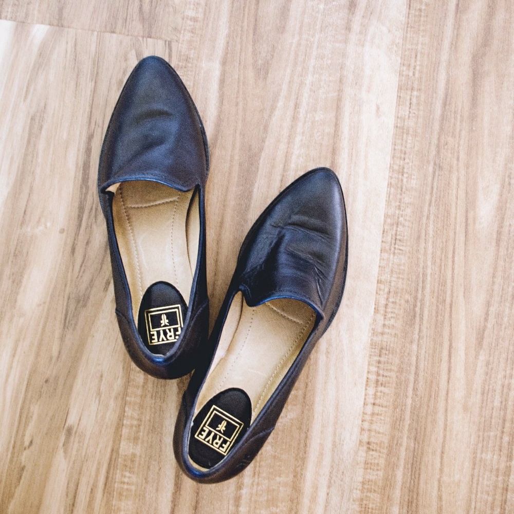 Slip on heeled shoe