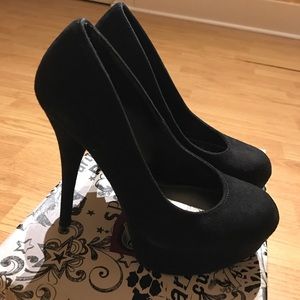 Black Suede Pumps