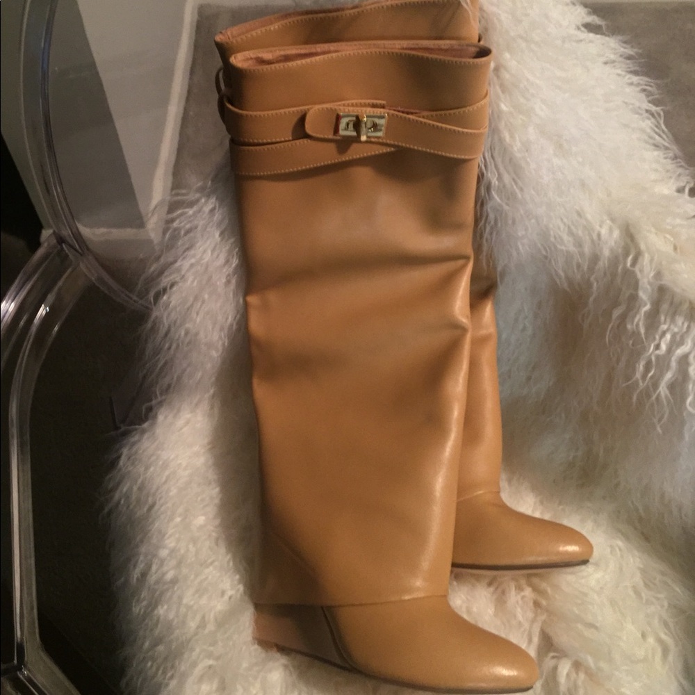 Like Givenchy Shark lock boots