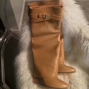 Like Givenchy Shark lock boots