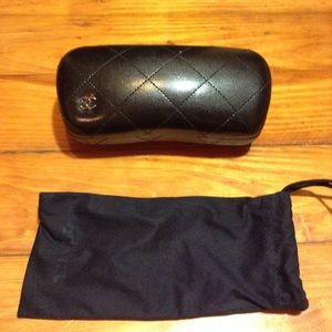Chanel quilted sunglasses case 💕