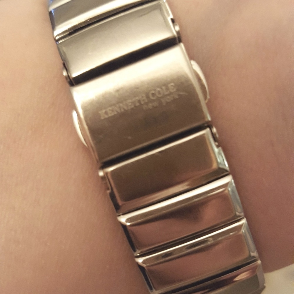 Kenneth Cole Watch - Picture 3 of 4