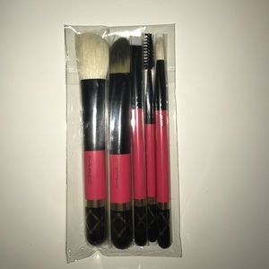 Limited Edition Holiday Nutcracker Brush Set