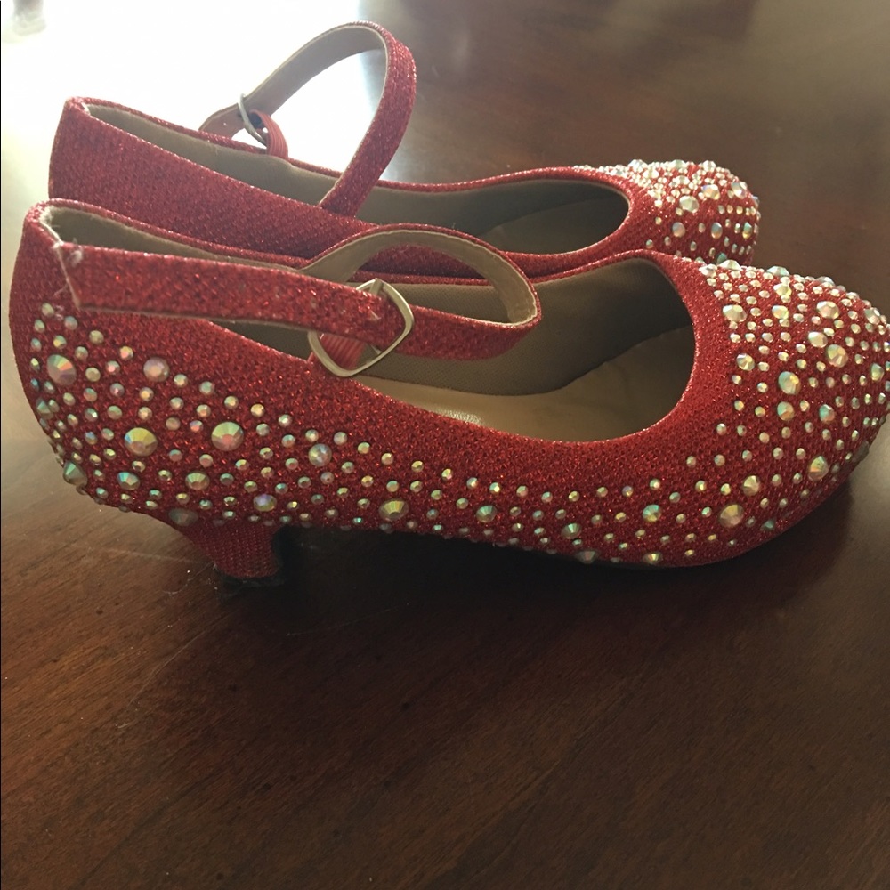 Red rhinestones shoes for girls.