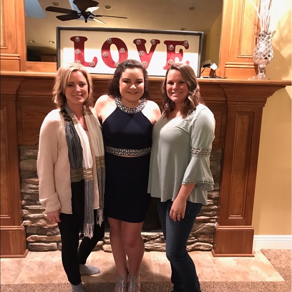 Meet your Posher, Ava - Picture 1 of 4