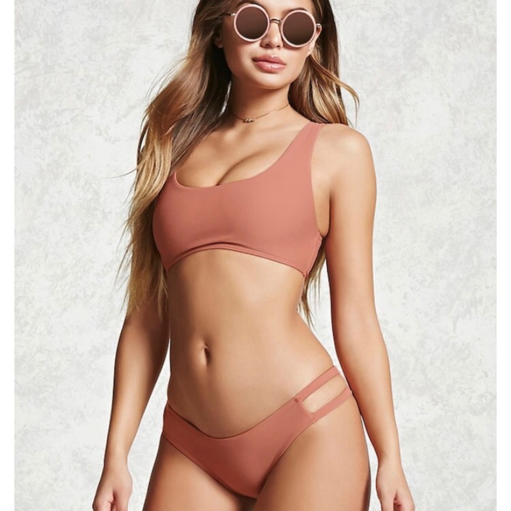BRAND NEW, NEVER BEEN WORN Forever 21 blush bikini