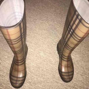 Authentic classic burberry rain boots