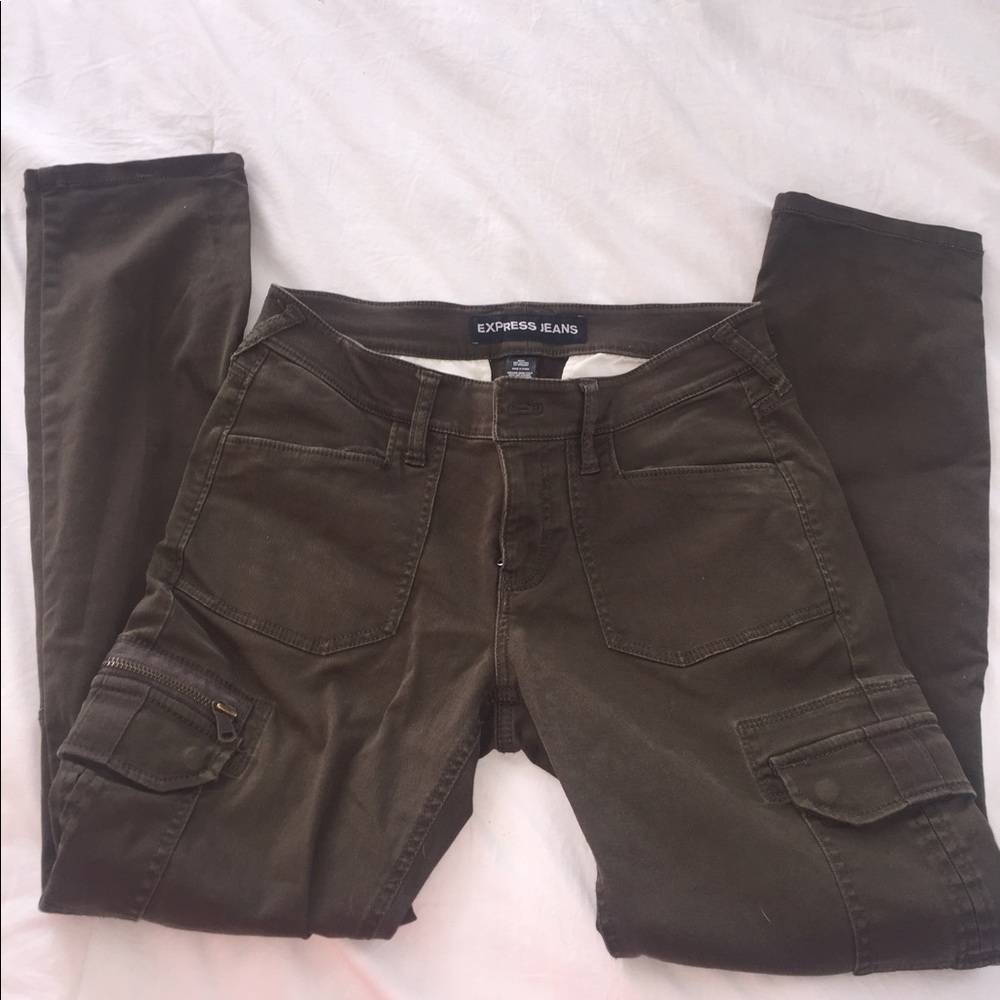 EXPRESS Army Green cargo pants/capris