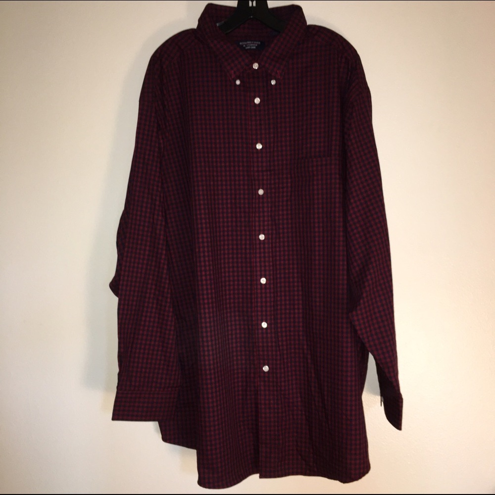 ROUNDTREE & YORKE "All New" Button Down Shirt.