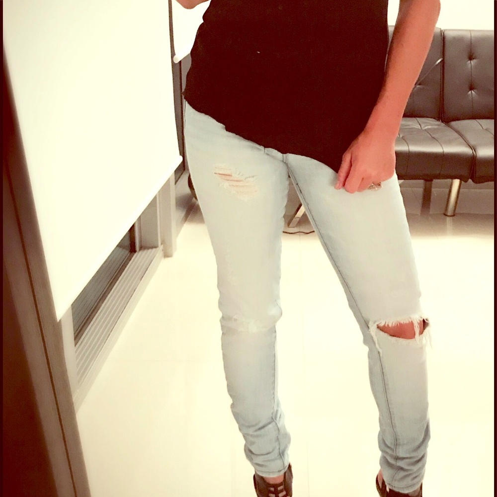 Bebe Distressed Jeans ❤️❤️❤️