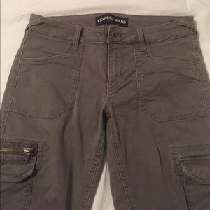 EXPRESS grey cargo pants/capris