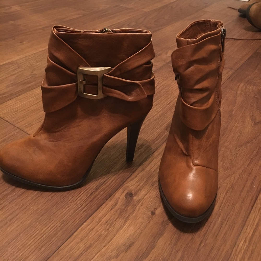 Heels!!!! Price negotiable. Gonna delete soon.