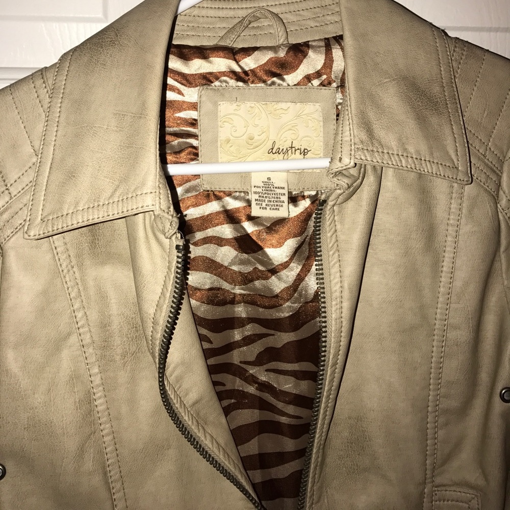 Light jacket - Picture 2 of 5