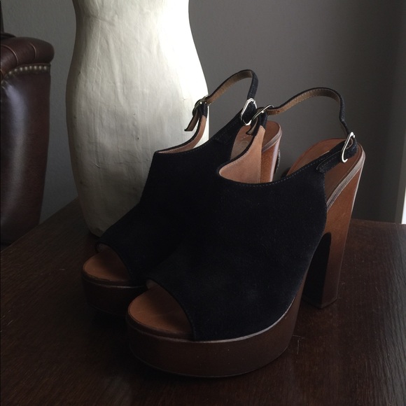 CHANEL Shoes - Chanel Platform Peep Toe 💯% Authentic HP✨