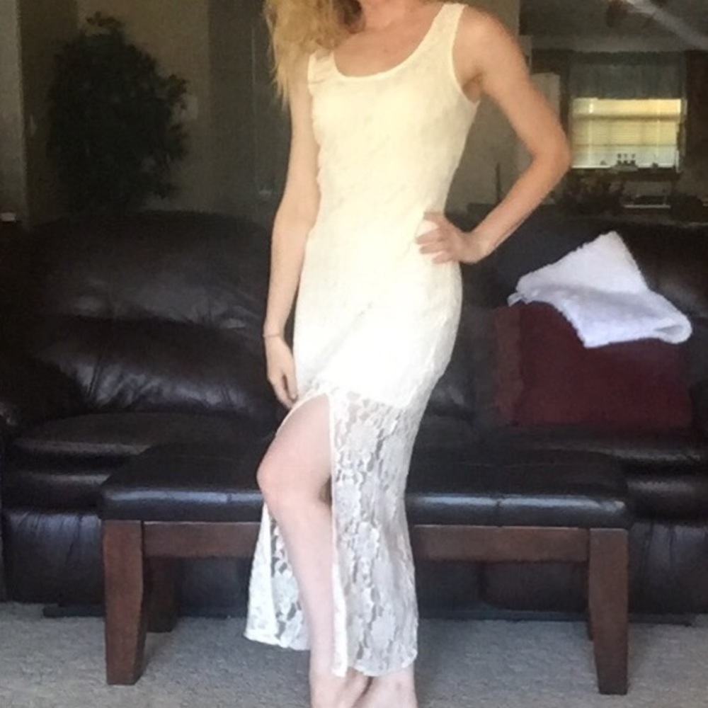 Romantic White Lace Maxi Dress