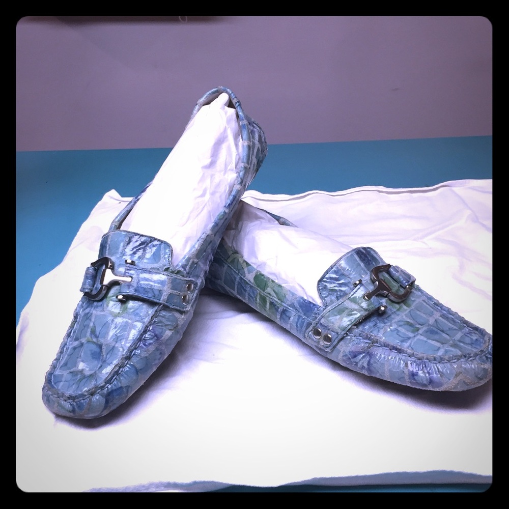 Women's shoes