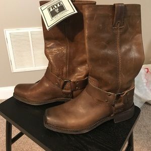 NEW! Frye 12R Harness Boots (size 6)