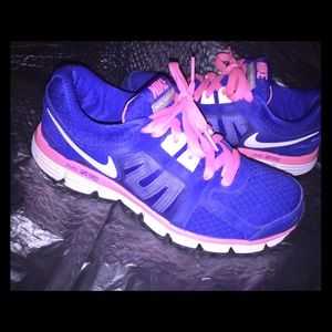 Nike dual fusion women's running shoe sz7