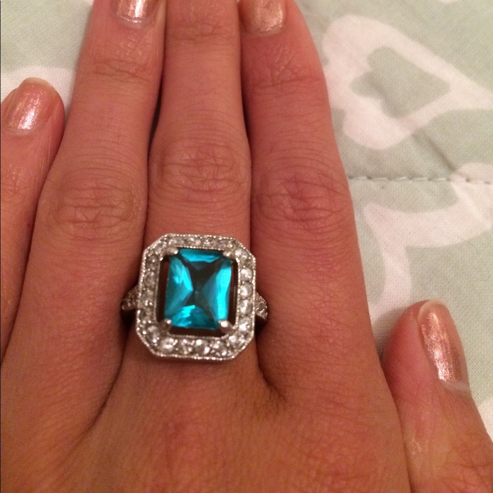 Princess cut glass aquamarine stone ring