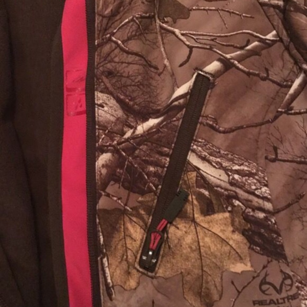 Realtree hard shell jacket - Picture 3 of 4