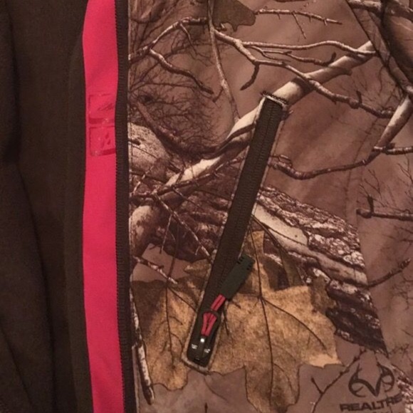 Realtree hard shell jacket - Picture 3 of 4