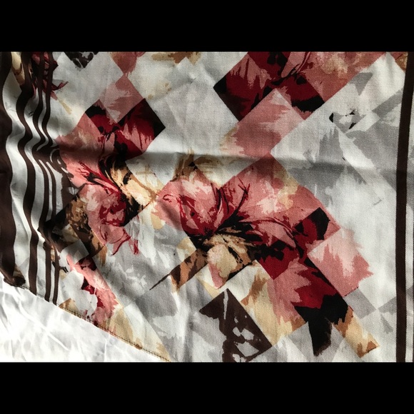 Scarf - Picture 1 of 3