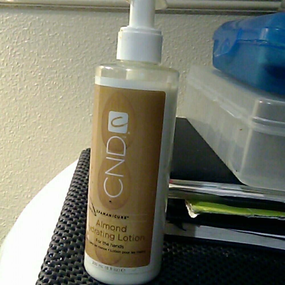 CND New Almond hydrating lotion