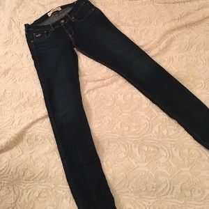 HOLLISTER SUPER SKINNY JEANS SIZE 29