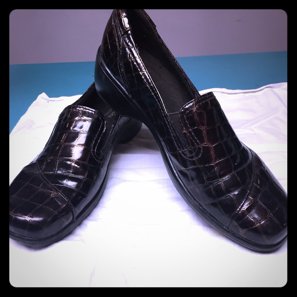 Women's shoes