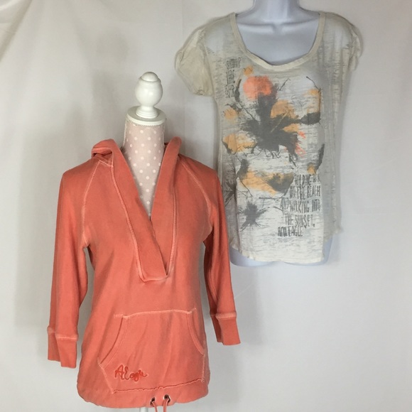 American Eagle Outfitters Tops - American Eagle Tee and Hoodie Bundle Size M