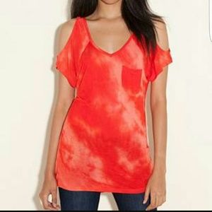 Guess Cassidy cold shoulder top