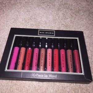 Max studio lip gloss