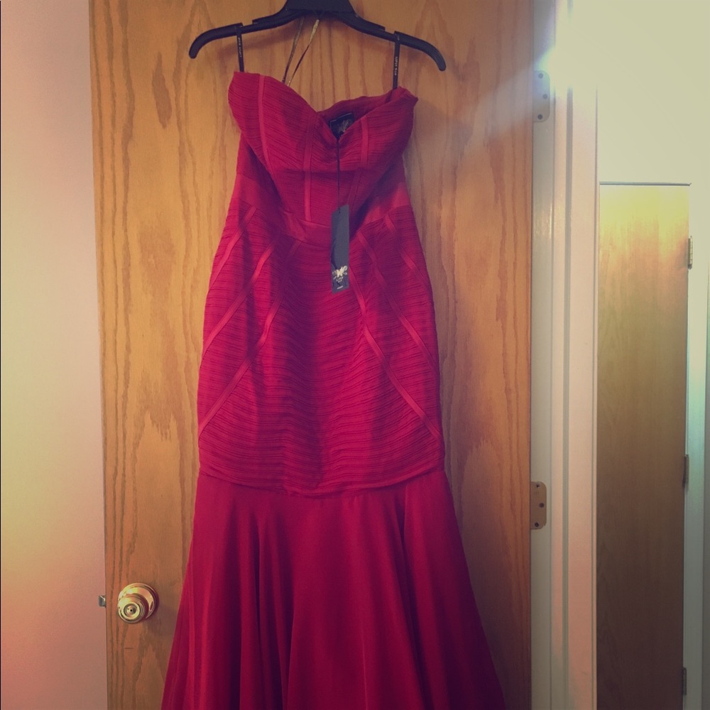 Red fishtail gown