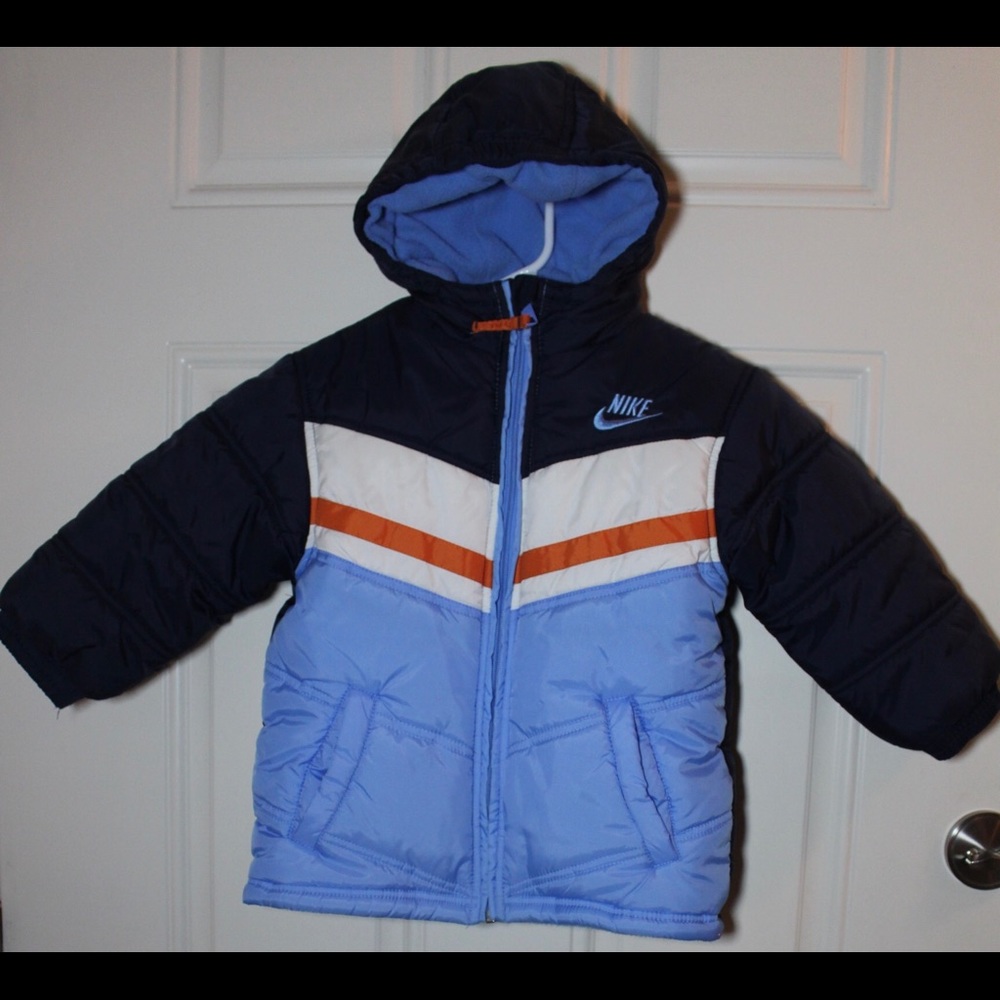 Nike kids Thick/Snow Jacket Size 4
