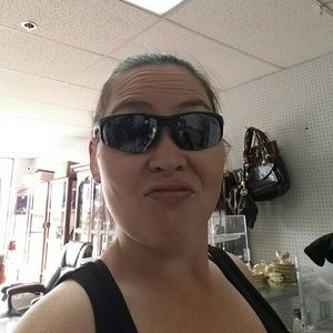 Meet your Posher, Delfy