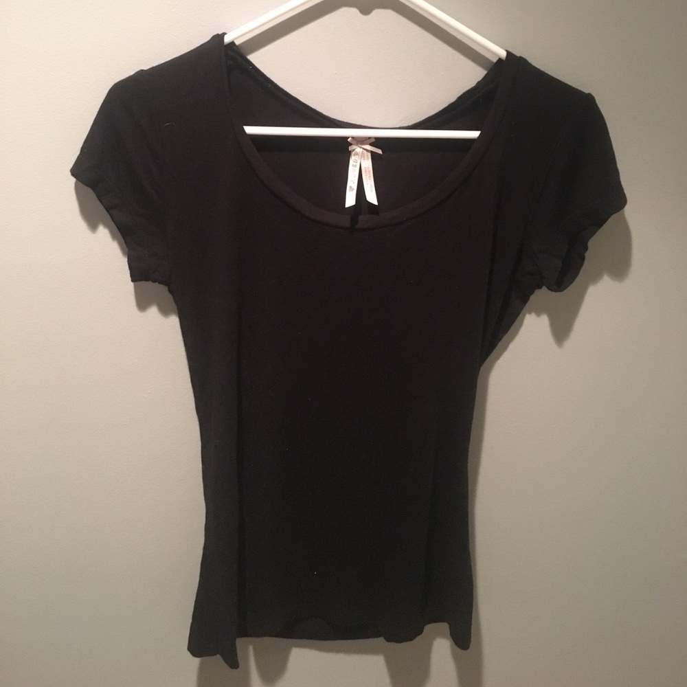 Black t-shirt