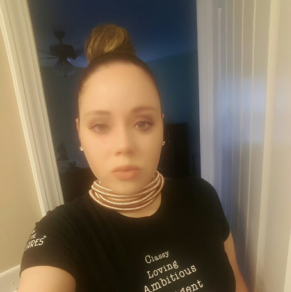 Meet your Posher, Laura