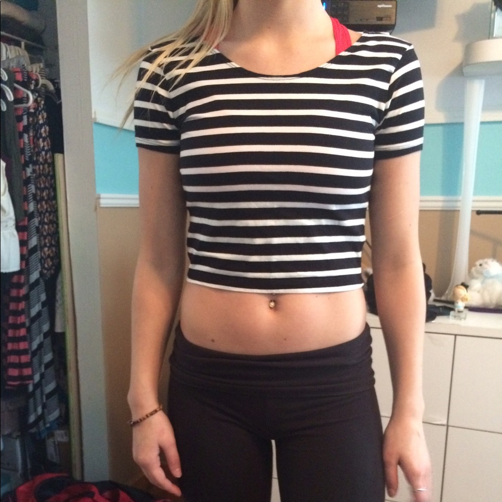 Garage black and white crop top