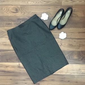 Black patterned pencil skirt