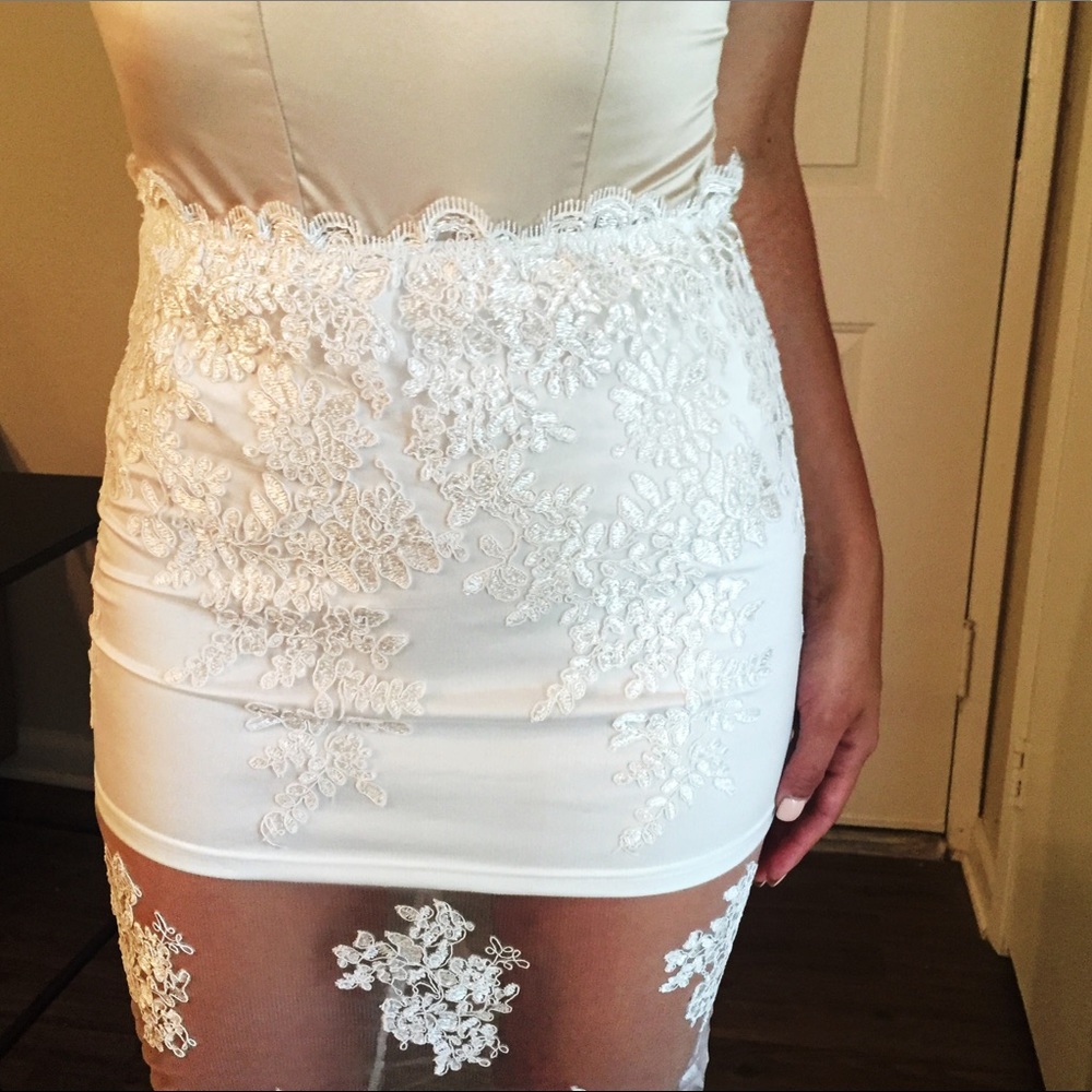 White Sheer Lace Detailed Slit Skirt - Picture 6 of 6