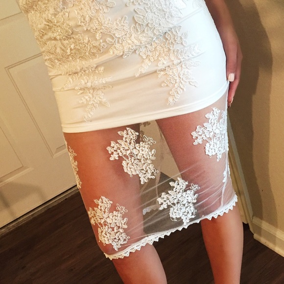 White Sheer Lace Detailed Slit Skirt - Picture 5 of 6